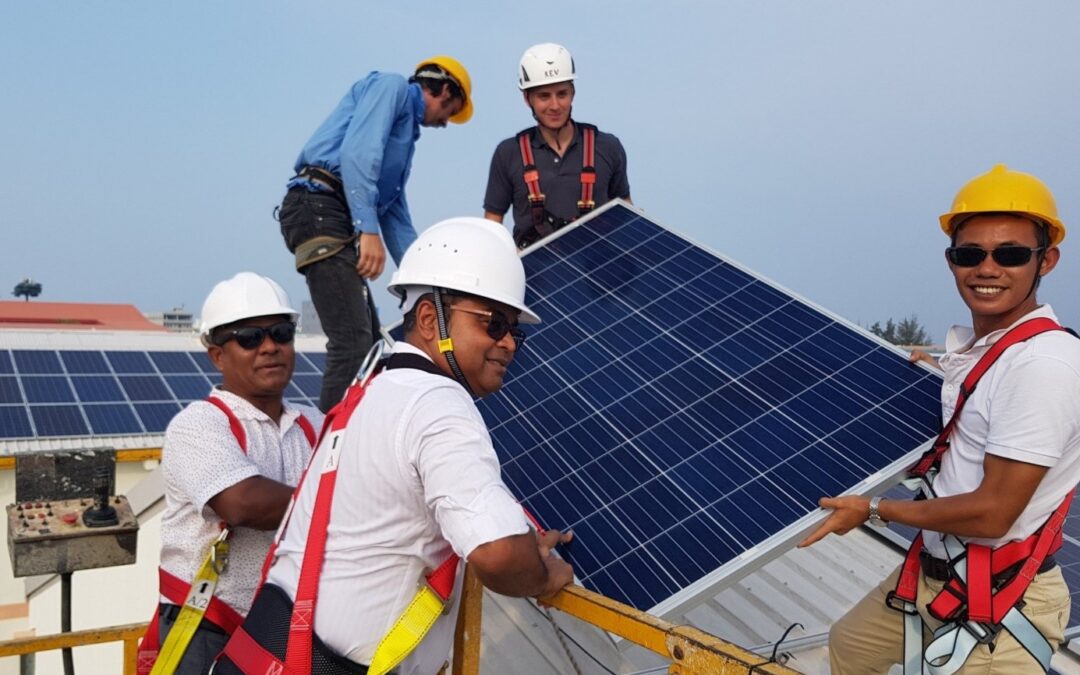 THORIQ IBRAHIM, MALDIVES MINISTER OF ENVIRONMENT AND ENERGY, PAYS A VISIT TO OUR 1.6MW PV ROOFTOP INSTALLATION IN HULHUMALE